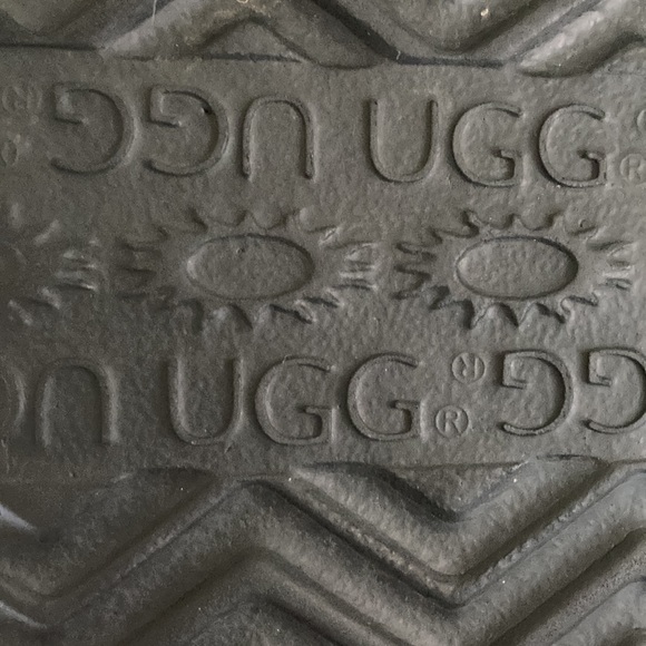 Uggs - Picture 2 of 3